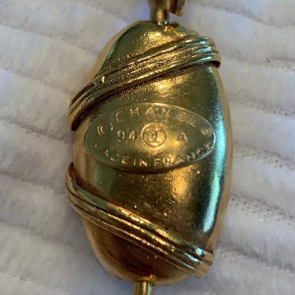 CHANEL Vintage Bean / Bullet Necklace - Picture 4 of 8
